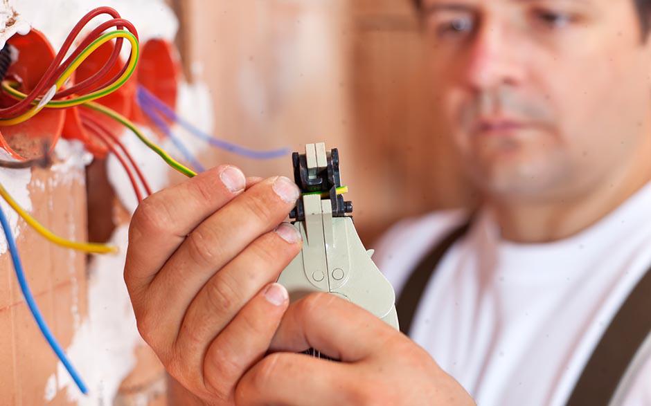 électricien de maintenance Paris 4