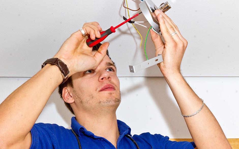 électricien de maintenance Paris 4